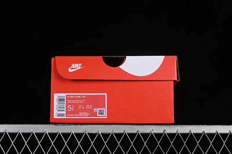All Categories Nk SB Dunk Series Nk SB Dunk Low Low-top sneakers Nk Dunk Low Wisdom Fruit Purple Island interstellar dreamy feeling Small fresh style Purple SB low-top casual sneakers DD1503-500